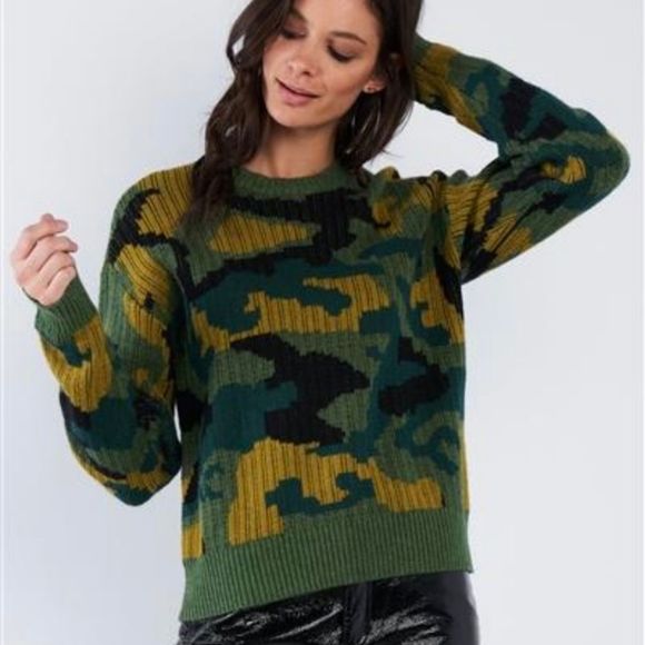 Women's Lush Camo Sweater - Picture 1 of 2